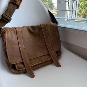 Roots Crossbody Leather Bag: Unisex, Africa Colour